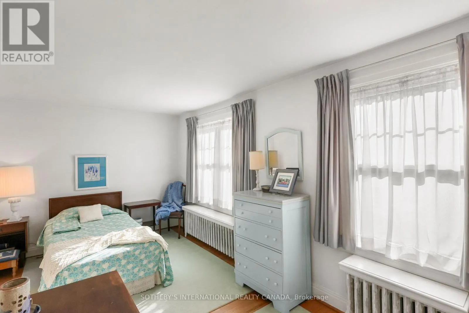 40 TEDDINGTON PK AVENUE