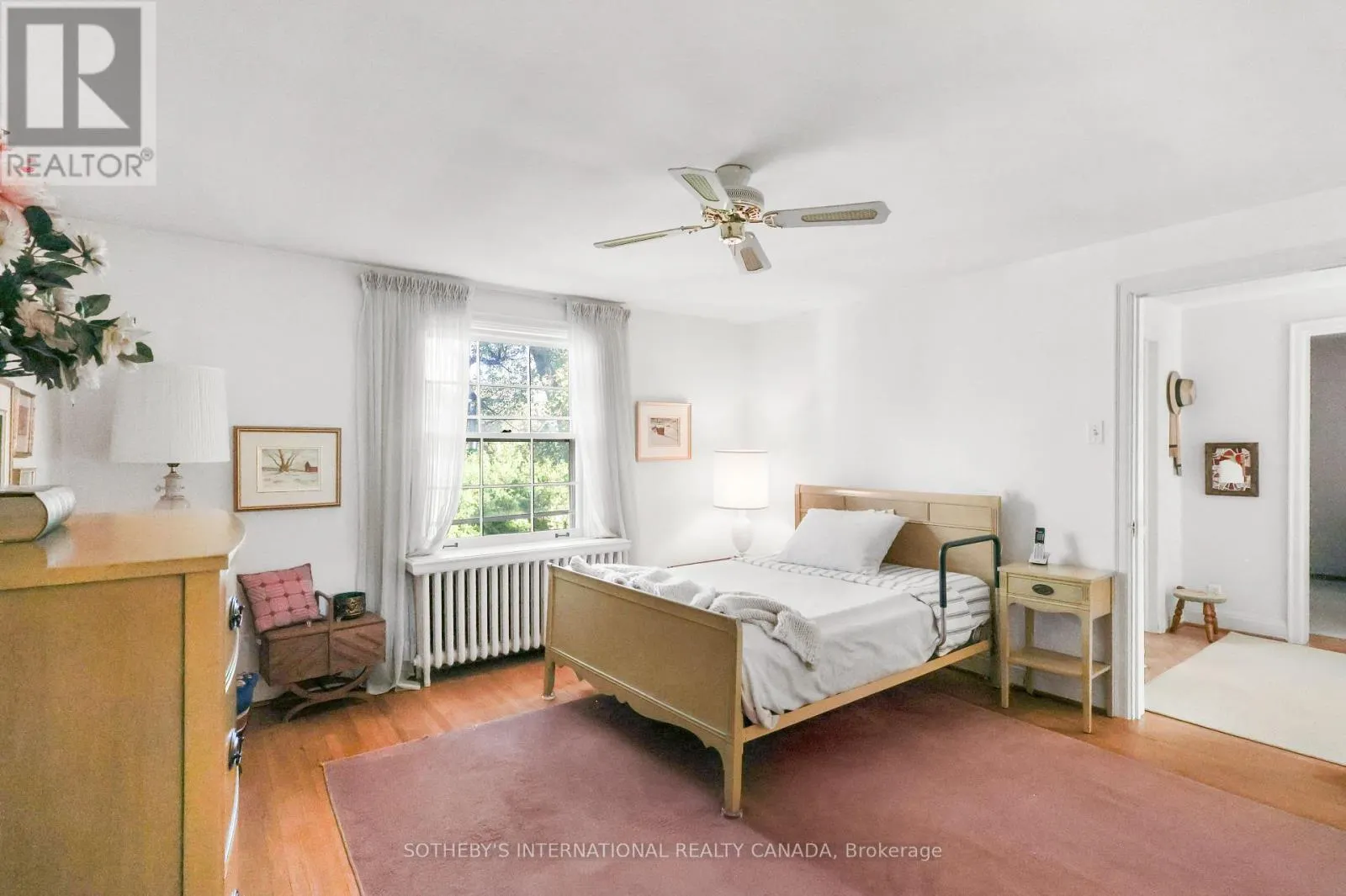 40 TEDDINGTON PK AVENUE
