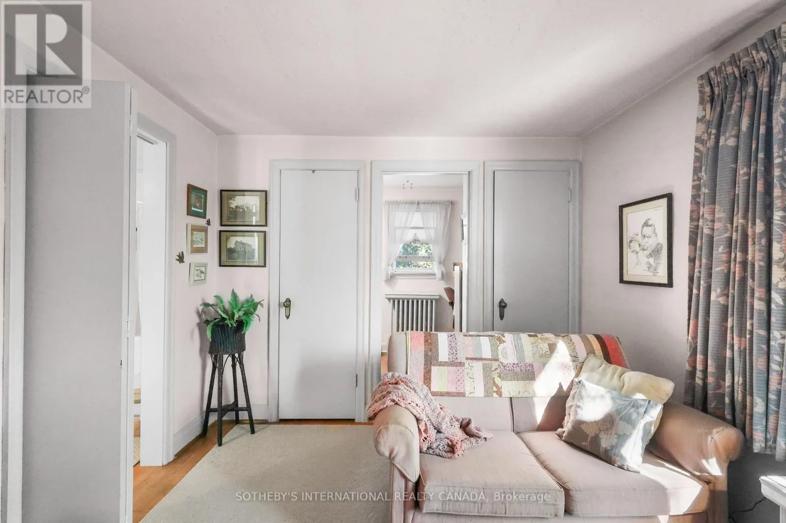 40 TEDDINGTON PK AVENUE