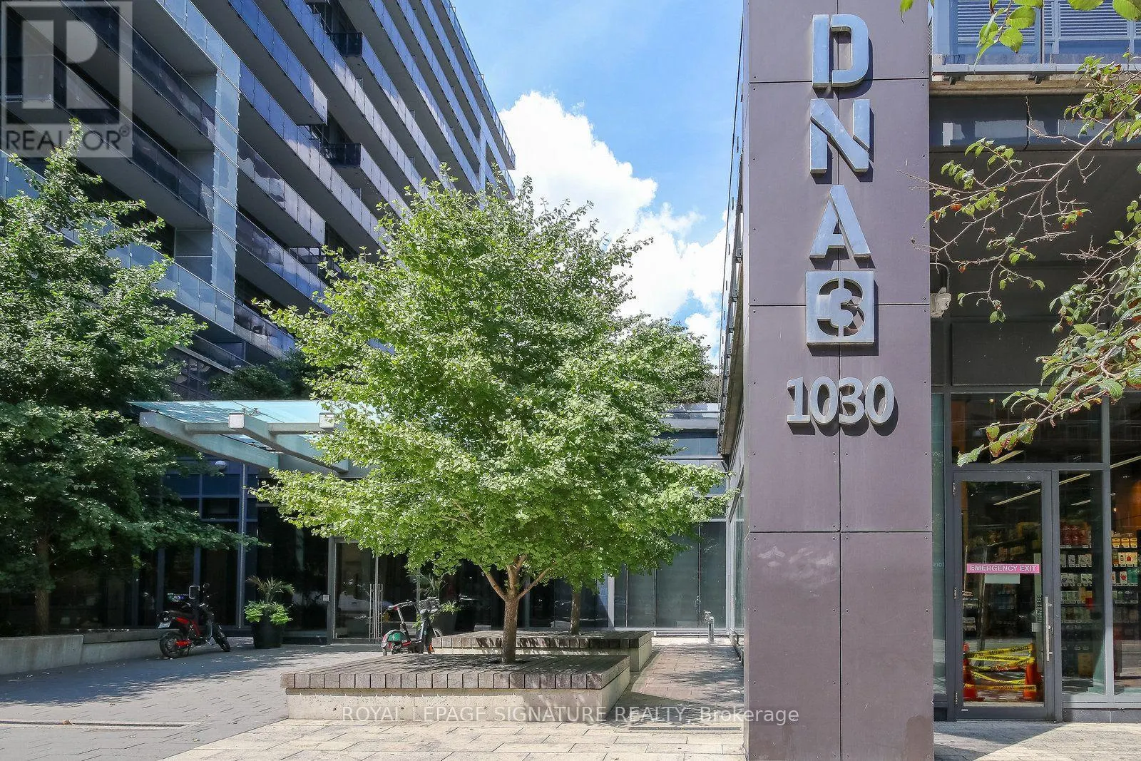 333 - 1030 KING STREET W