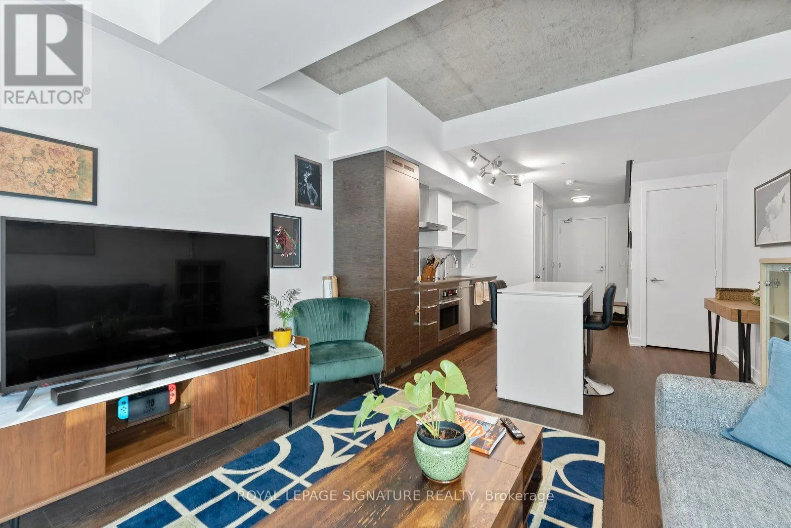 333 - 1030 KING STREET W