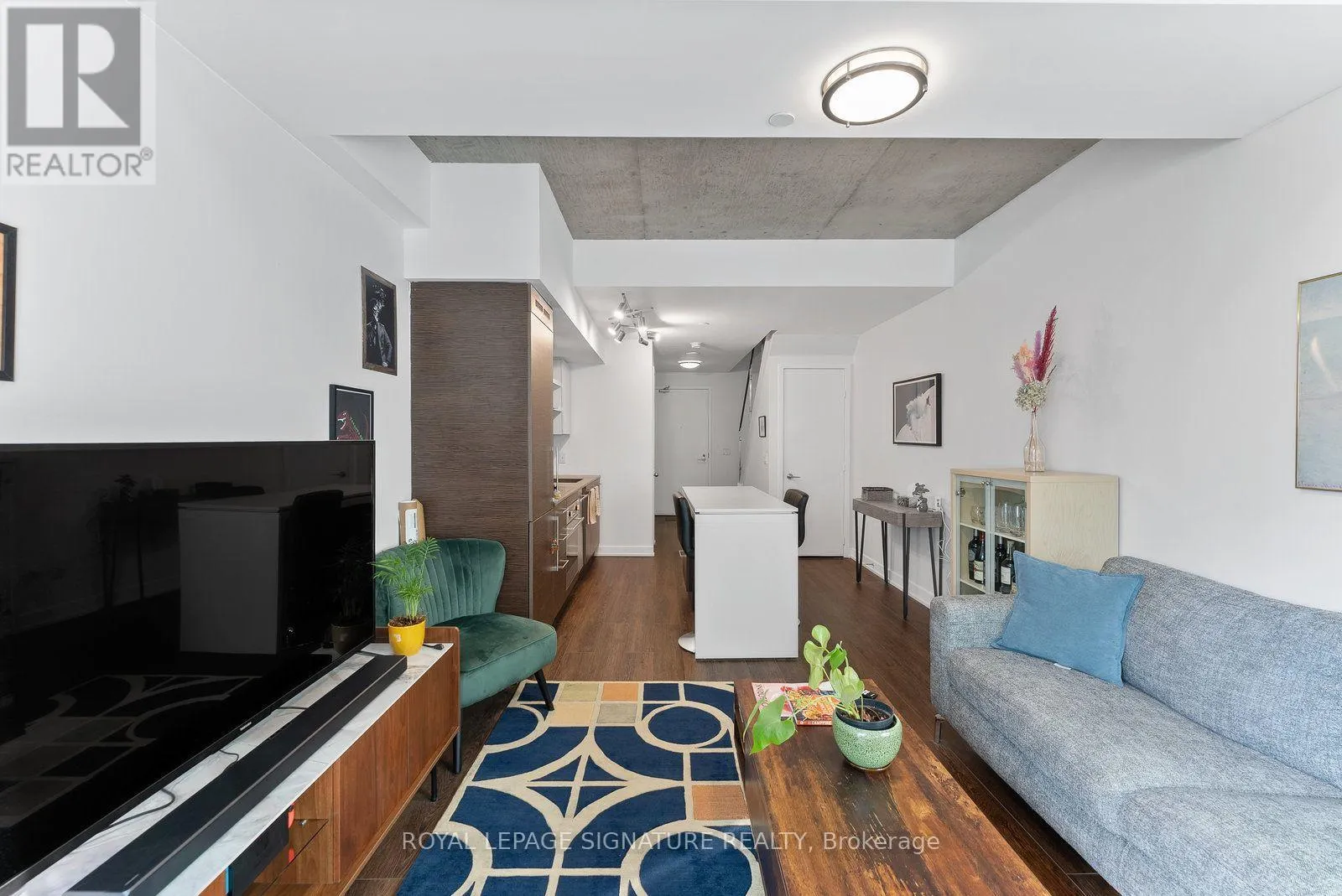 333 - 1030 KING STREET W