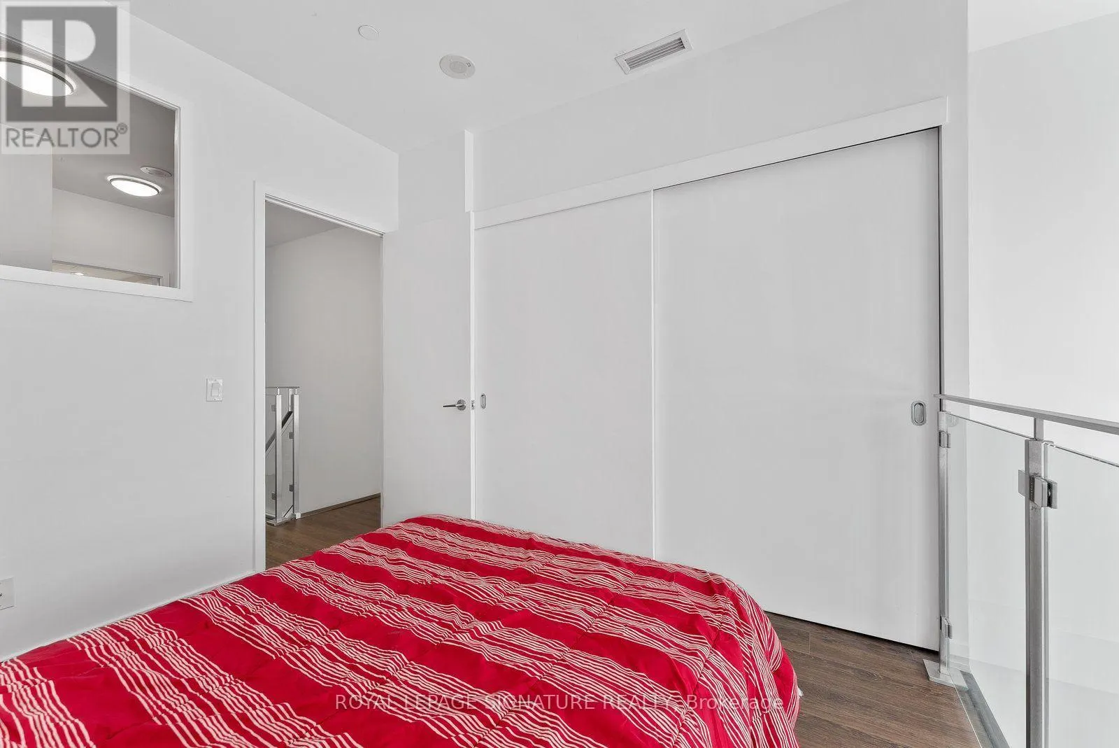 333 - 1030 KING STREET W