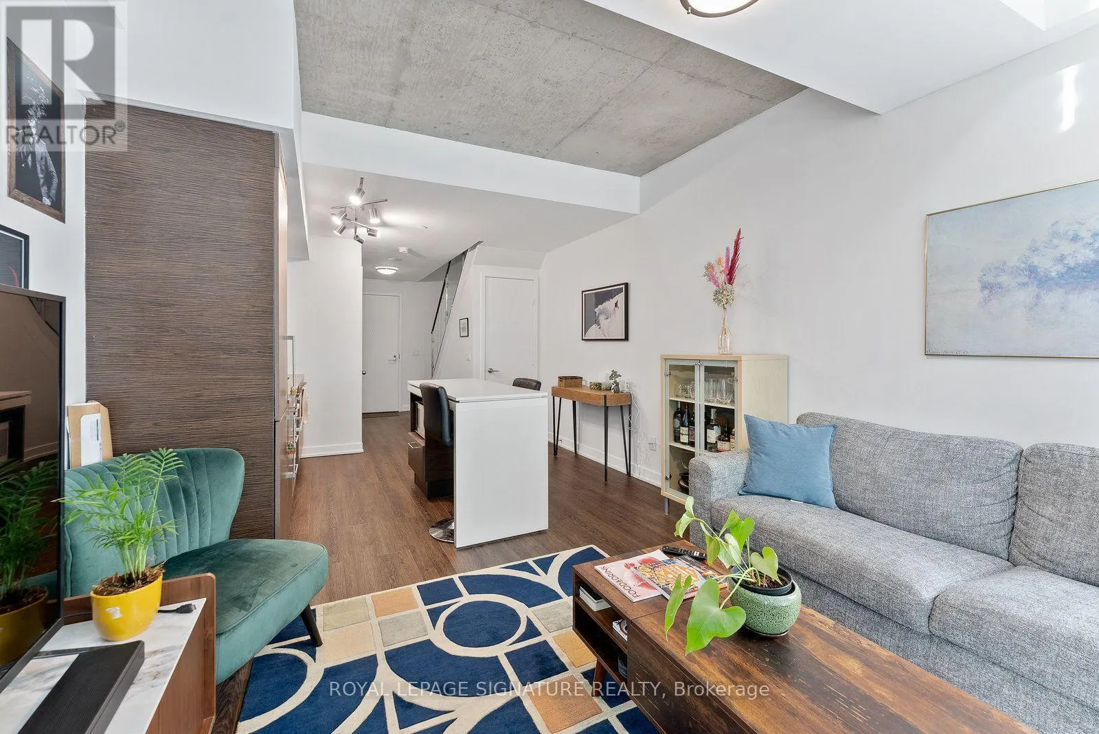333 - 1030 KING STREET W