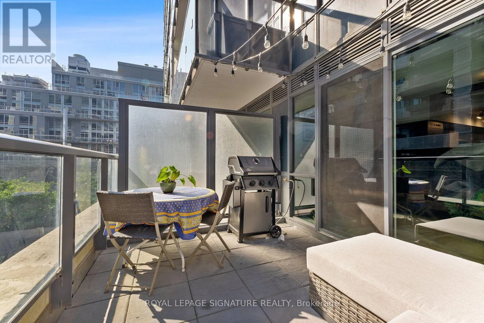 333 - 1030 KING STREET W