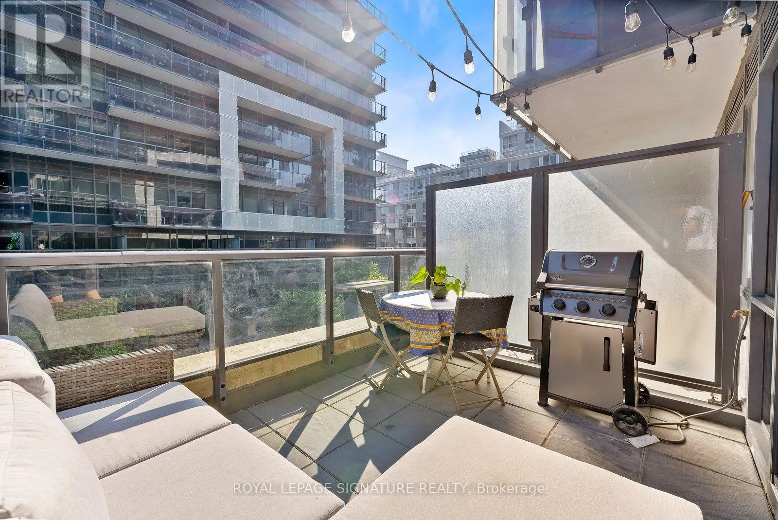 333 - 1030 KING STREET W