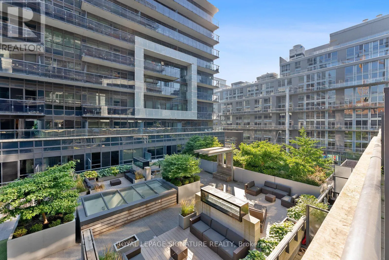 333 - 1030 KING STREET W