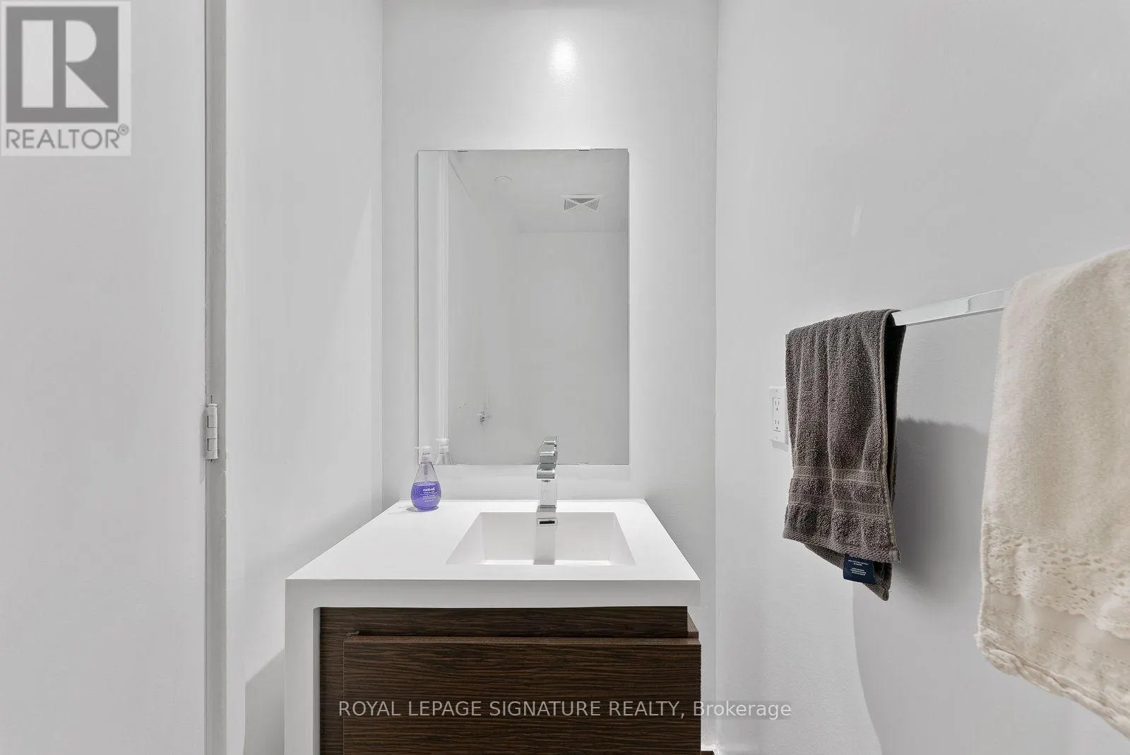 333 - 1030 KING STREET W
