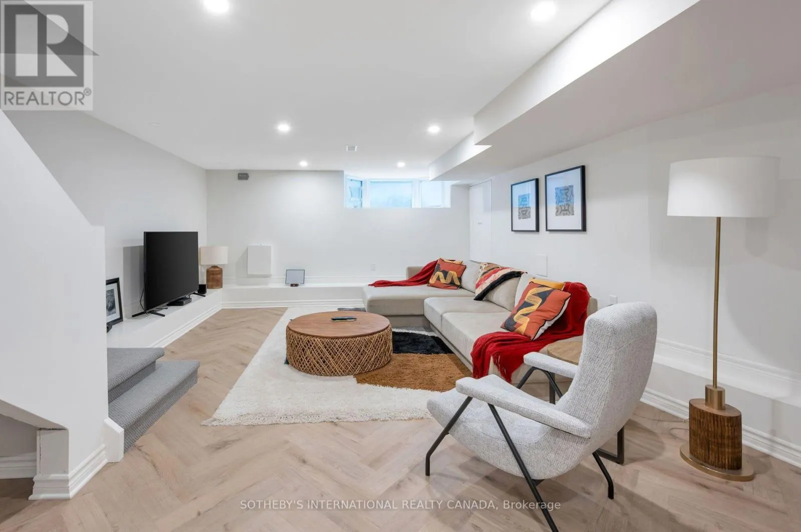 107 MACPHERSON AVENUE
