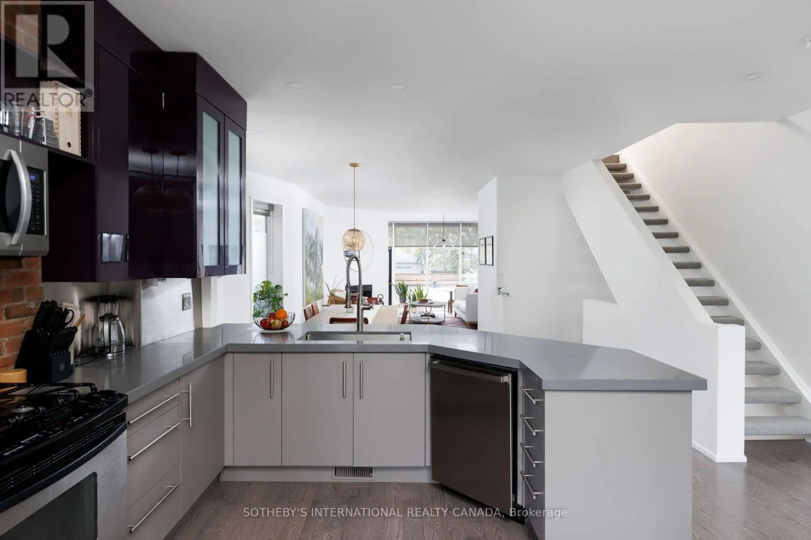 107 MACPHERSON AVENUE