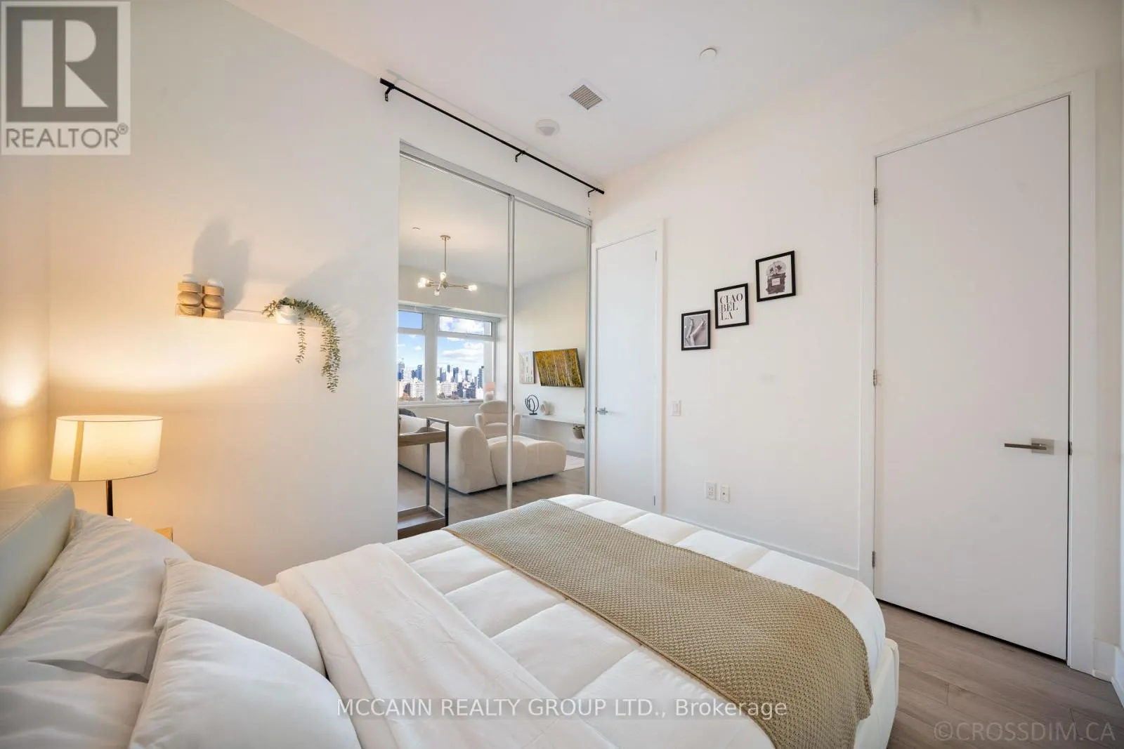 1602 - 111 ST CLAIR AVENUE W