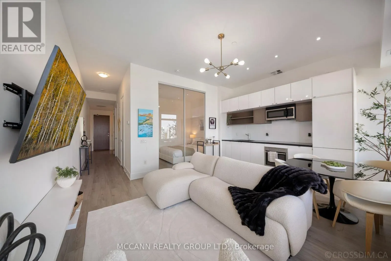 1602 - 111 ST CLAIR AVENUE W