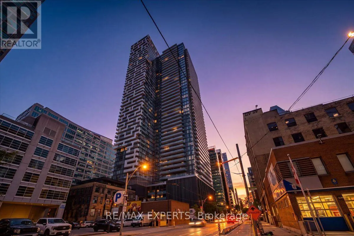 1815 - 25 RICHMOND STREET E