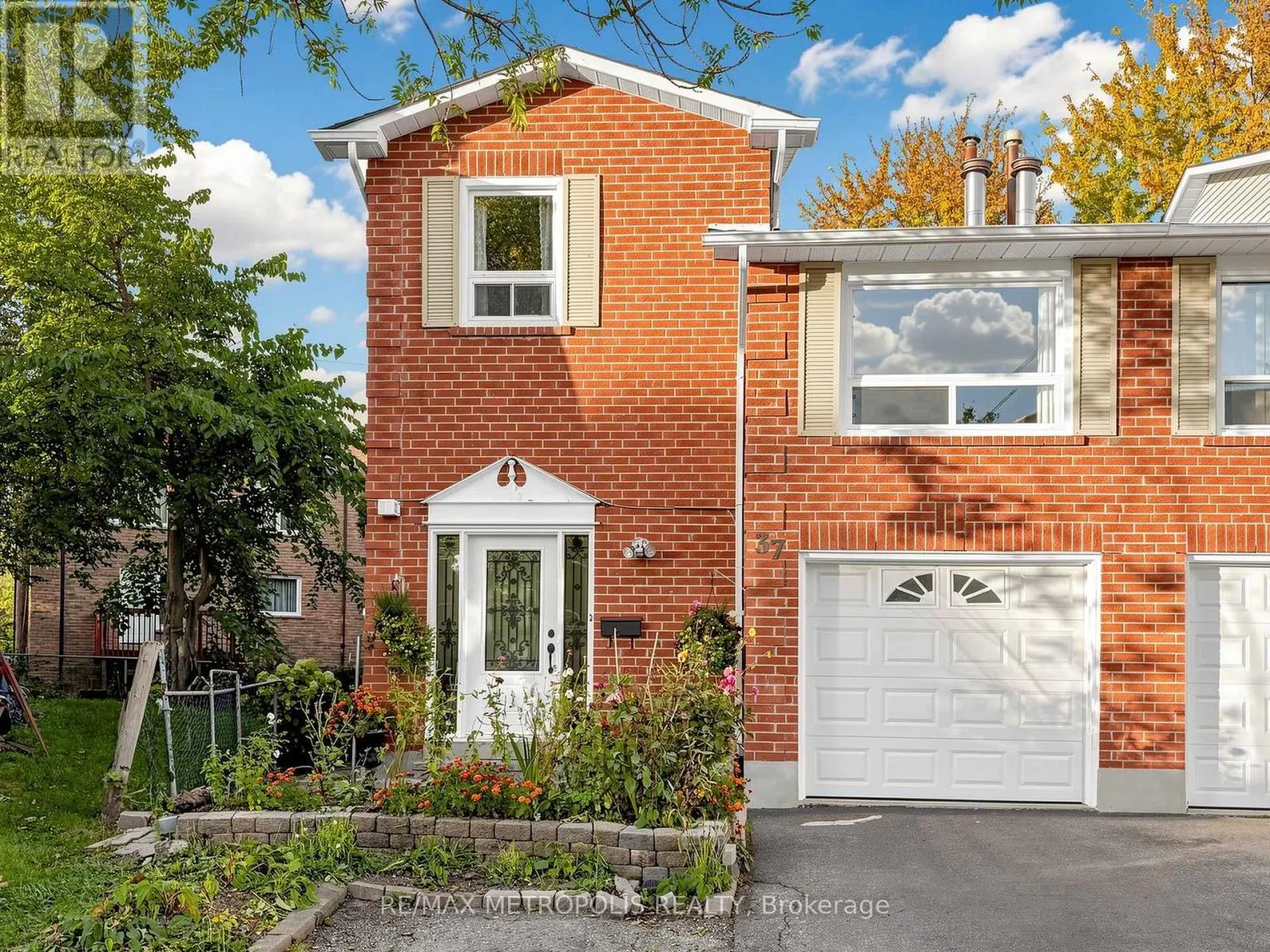 37 LEVITT COURT