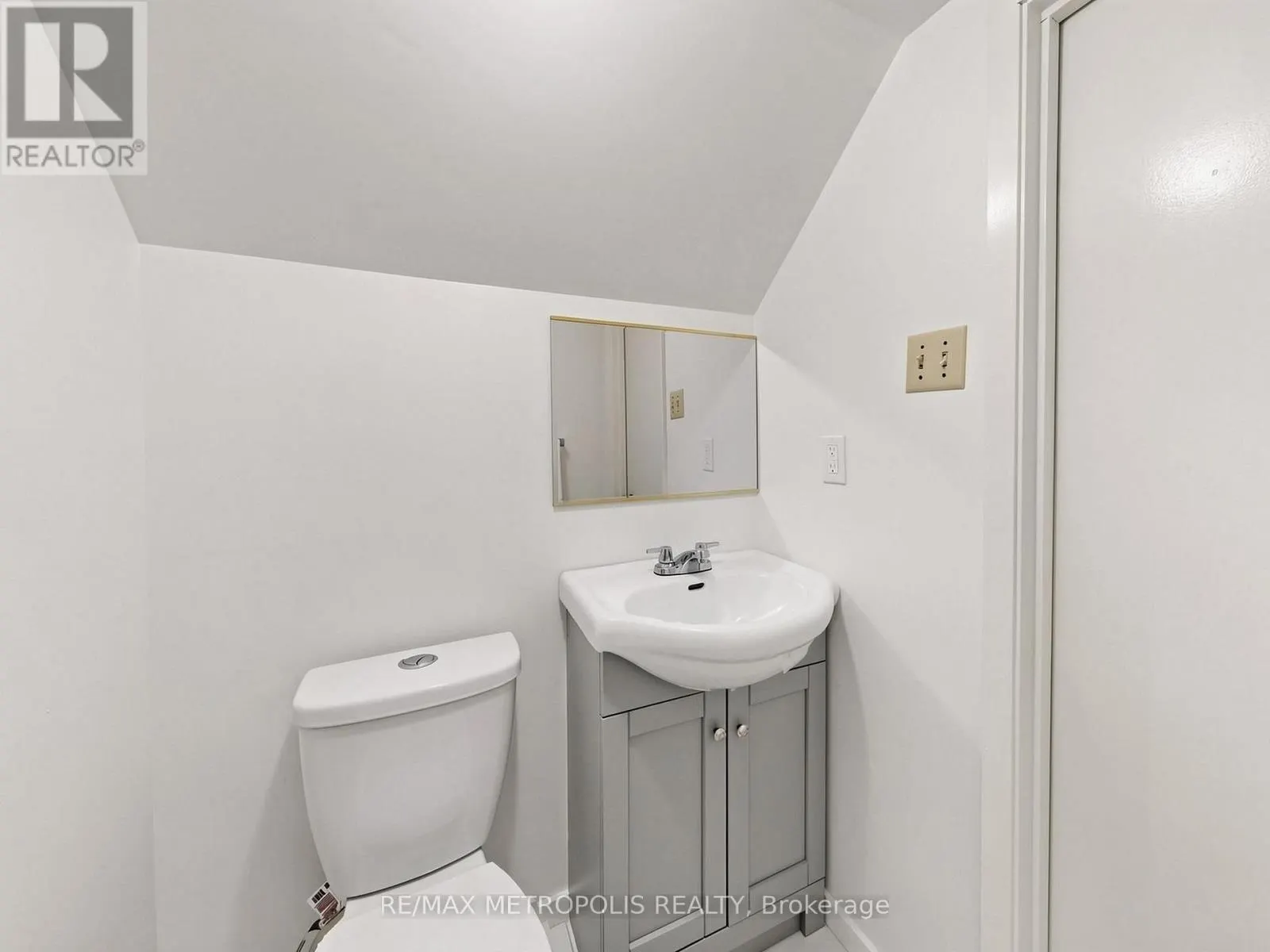 37 LEVITT COURT