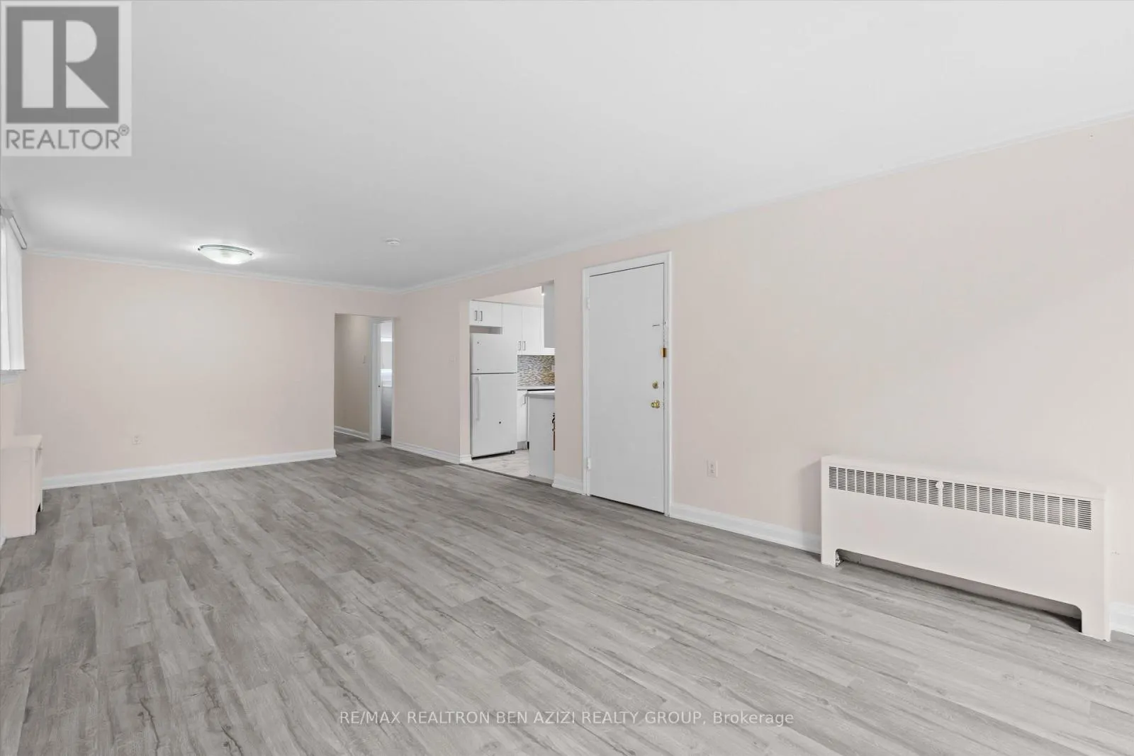 304 ROSELAWN AVENUE