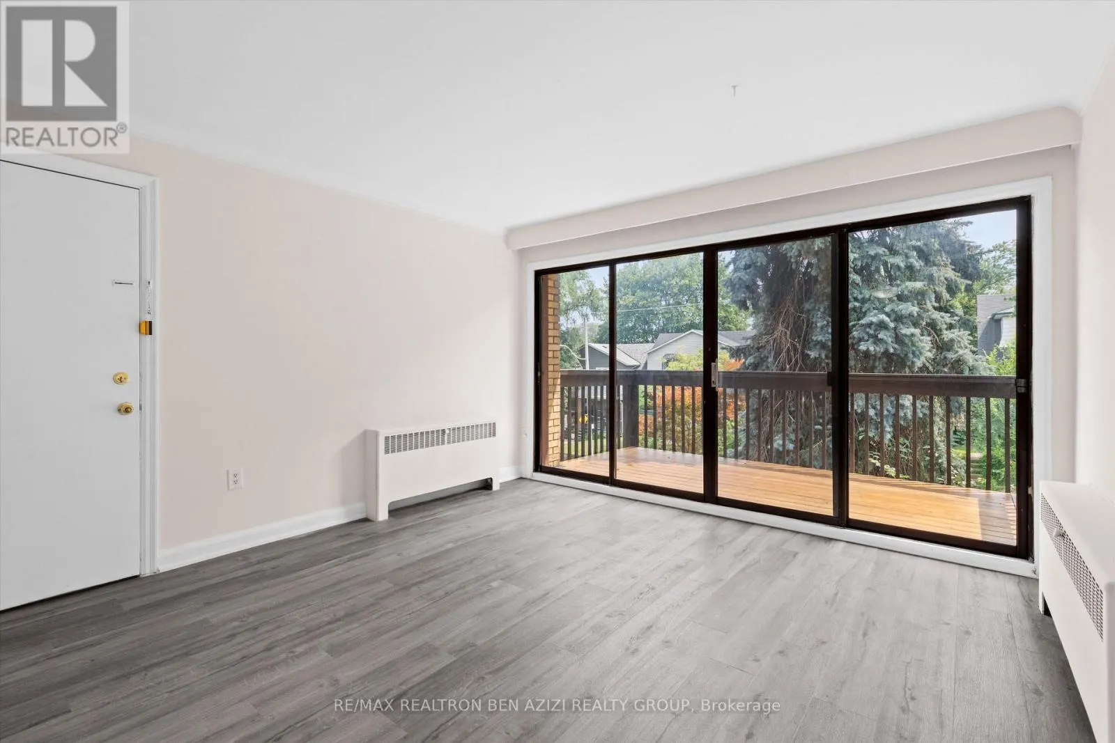 304 ROSELAWN AVENUE