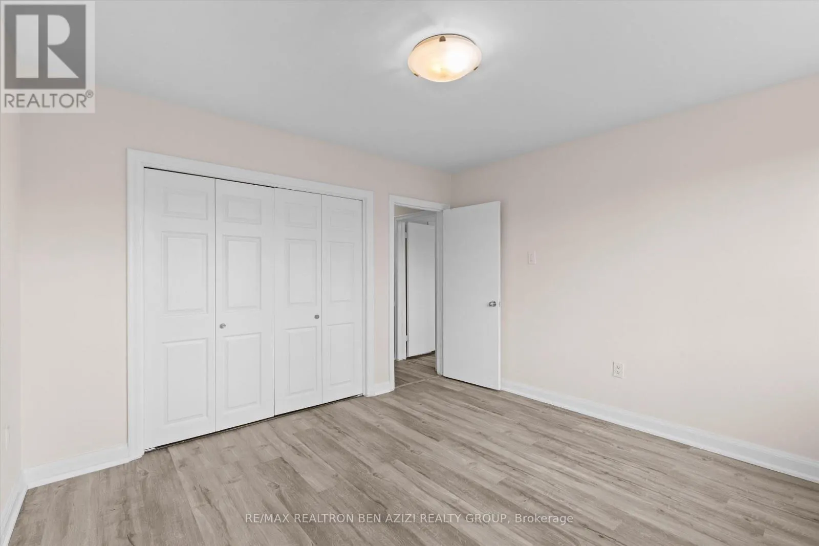 304 ROSELAWN AVENUE