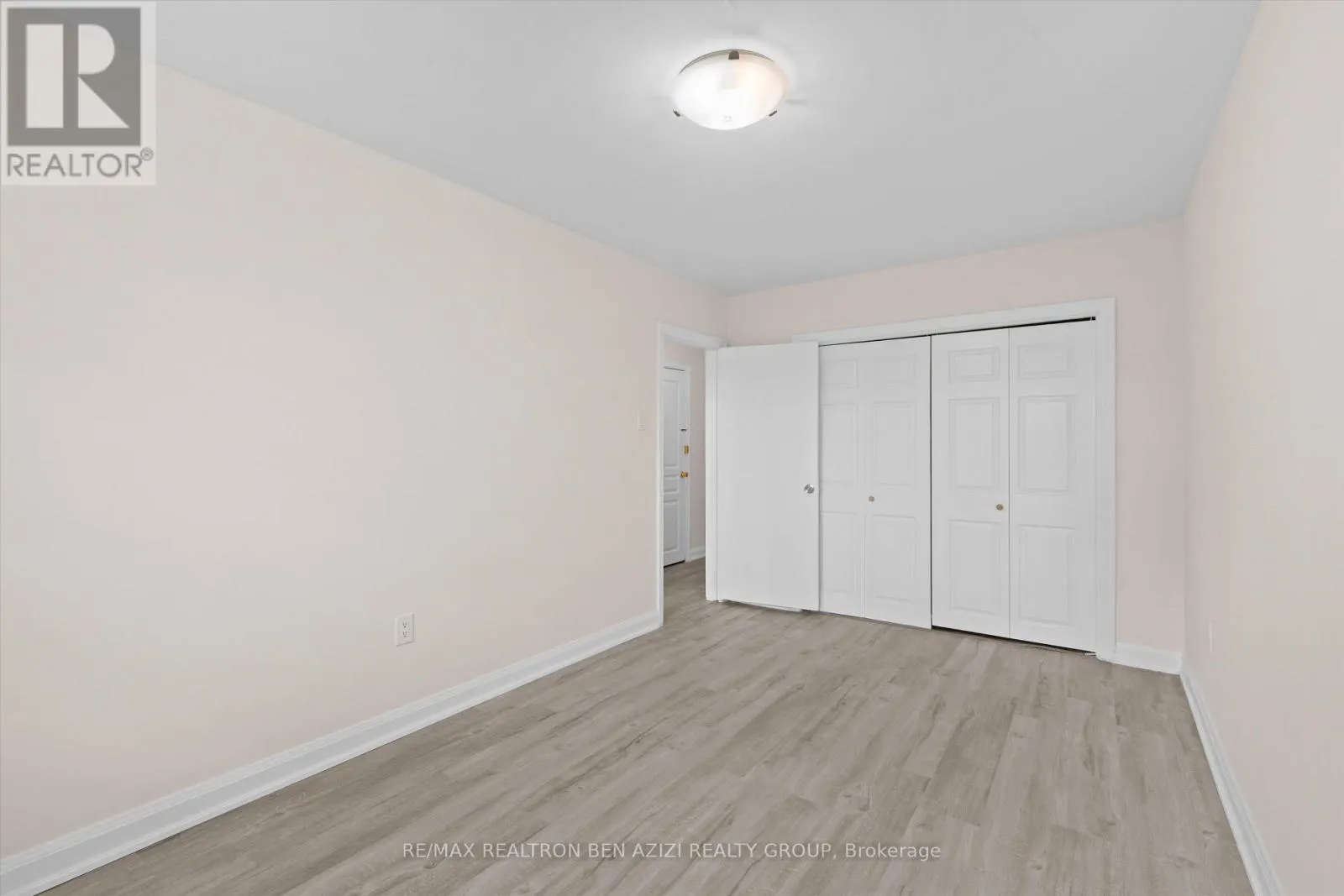 304 ROSELAWN AVENUE