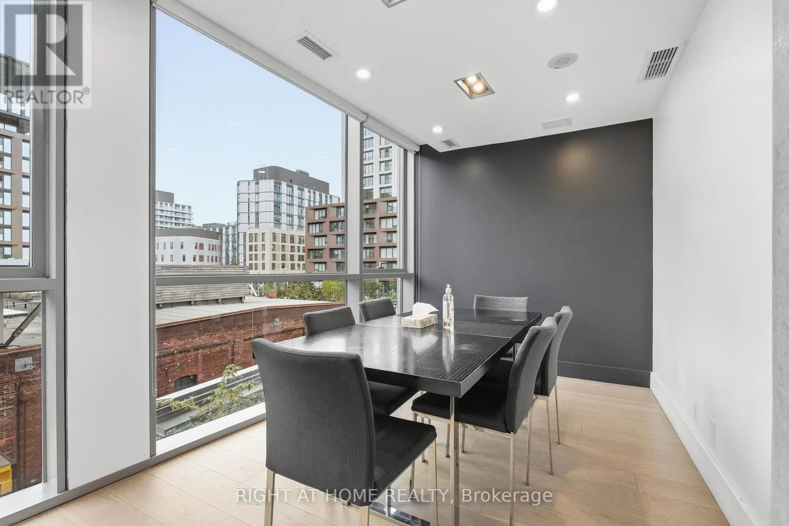 1708 - 390 CHERRY STREET