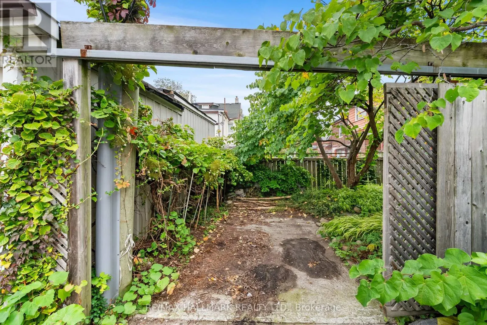 628 OSSINGTON AVENUE