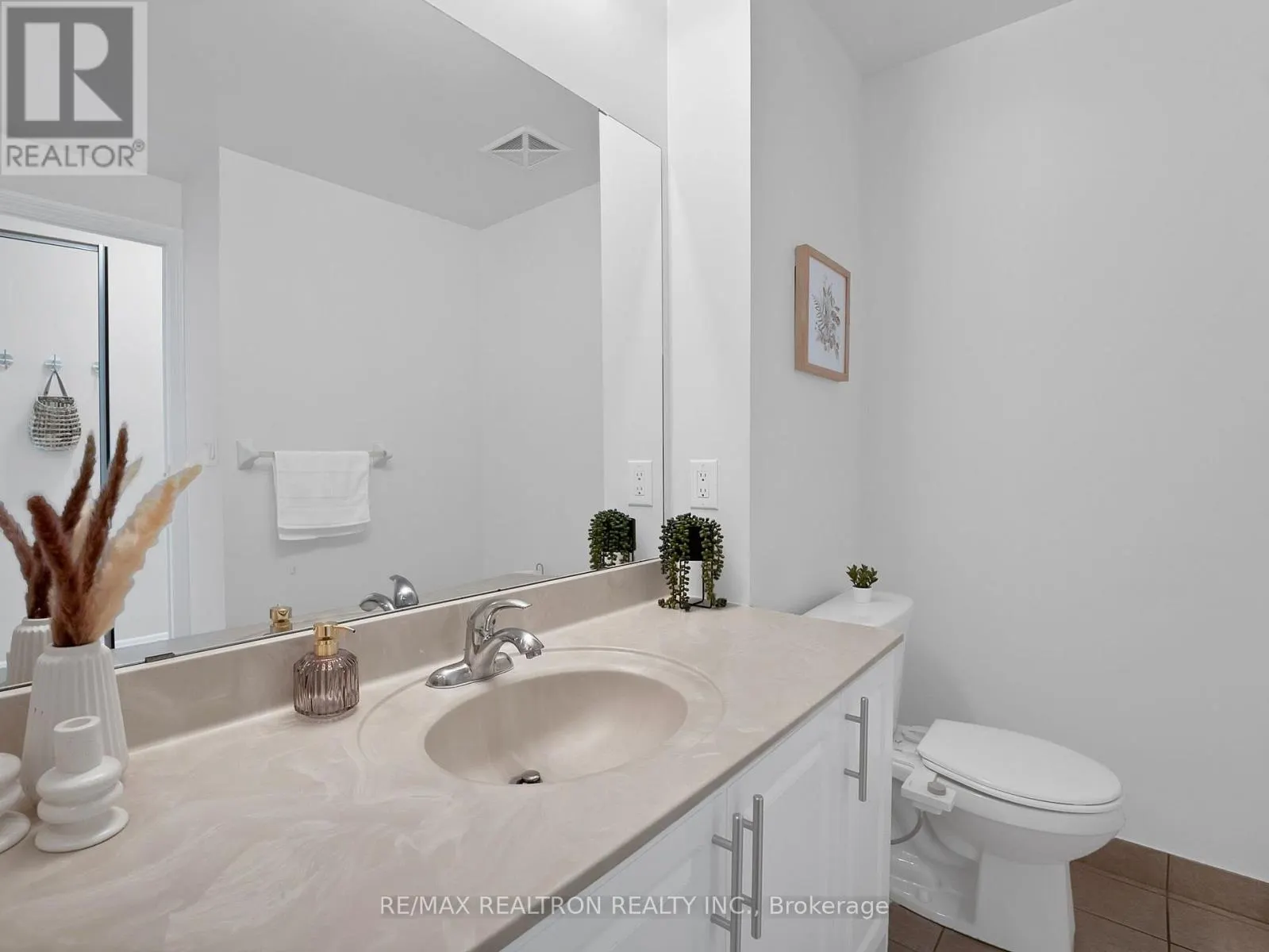 707 - 133 WYNFORD DRIVE