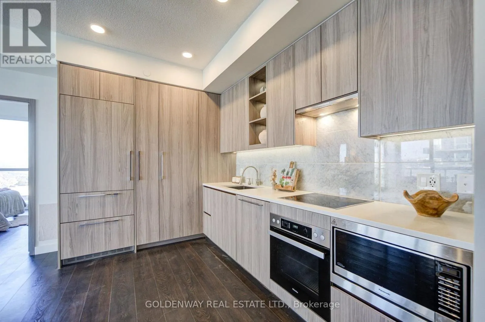 2109 - 85 MCMAHON DRIVE