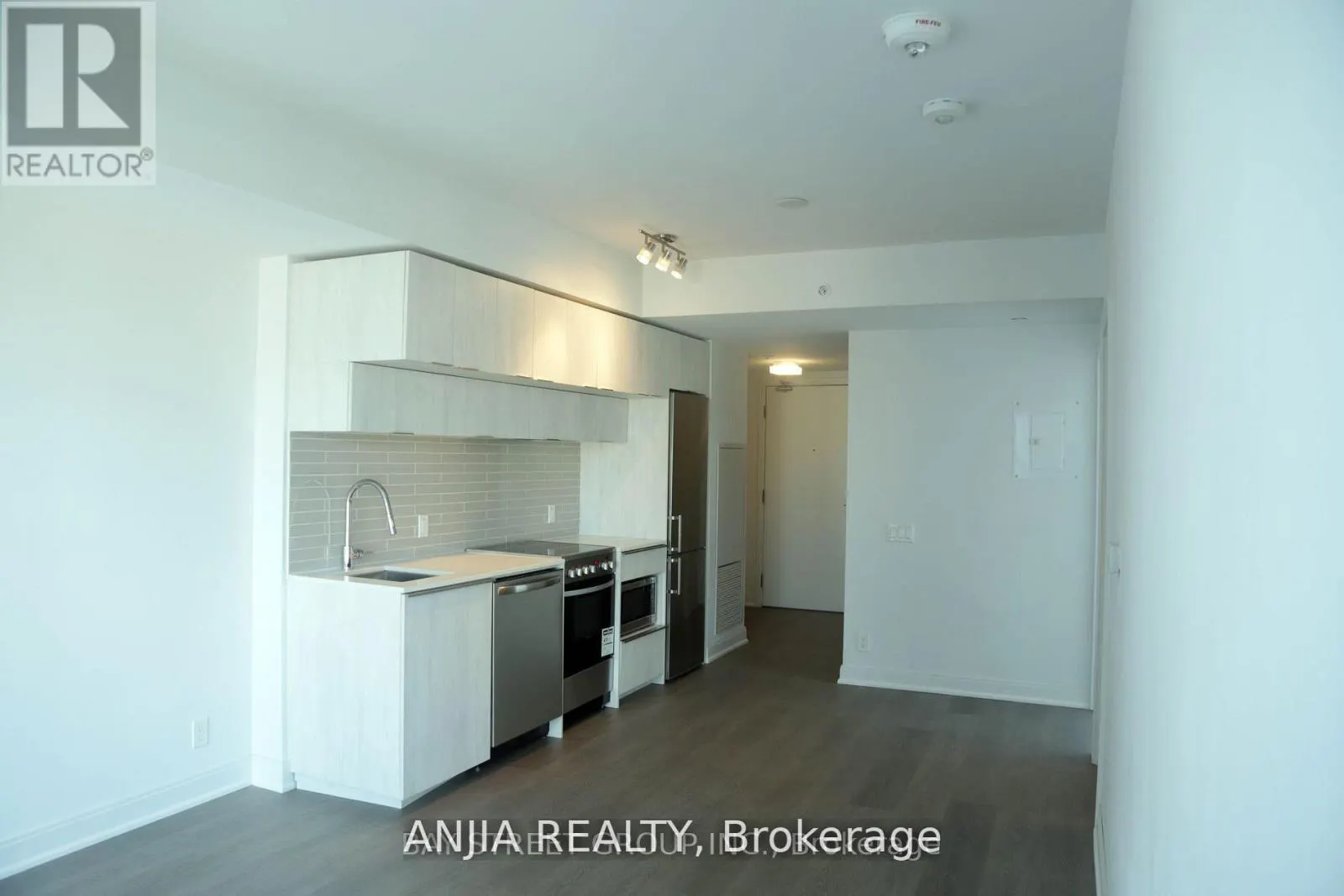 2711-1BR - 181 DUNDAS STREET E