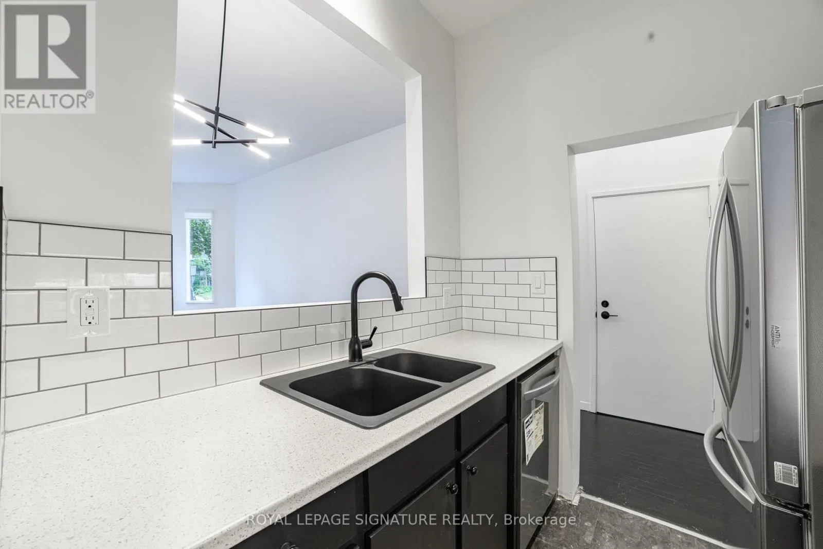 MAIN - 103 GLOUCESTER STREET