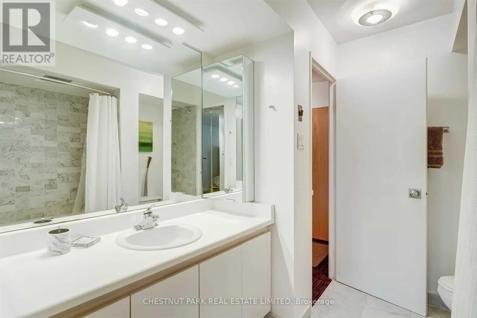 1206 - 110 BLOOR STREET W