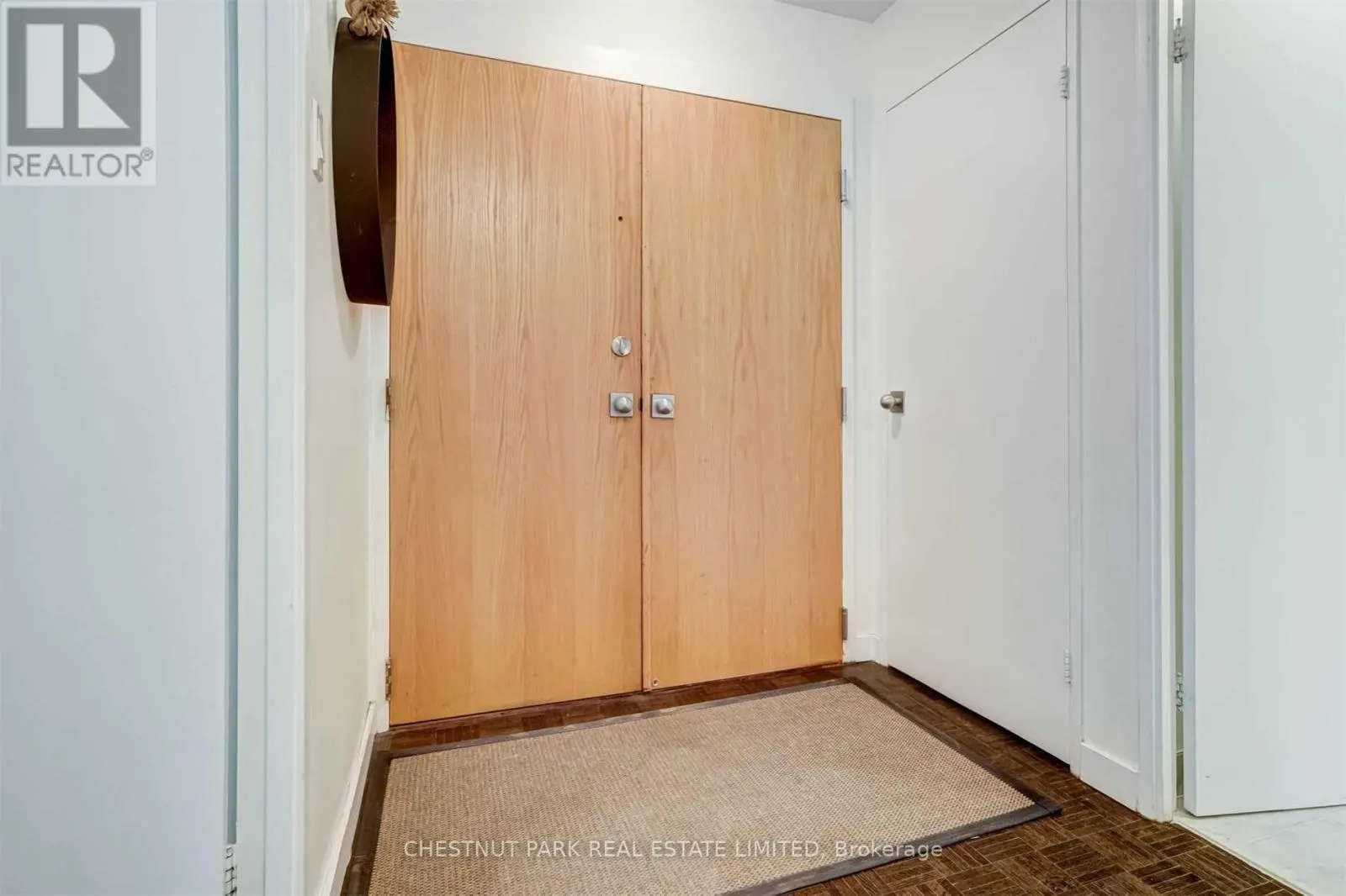 1206 - 110 BLOOR STREET W