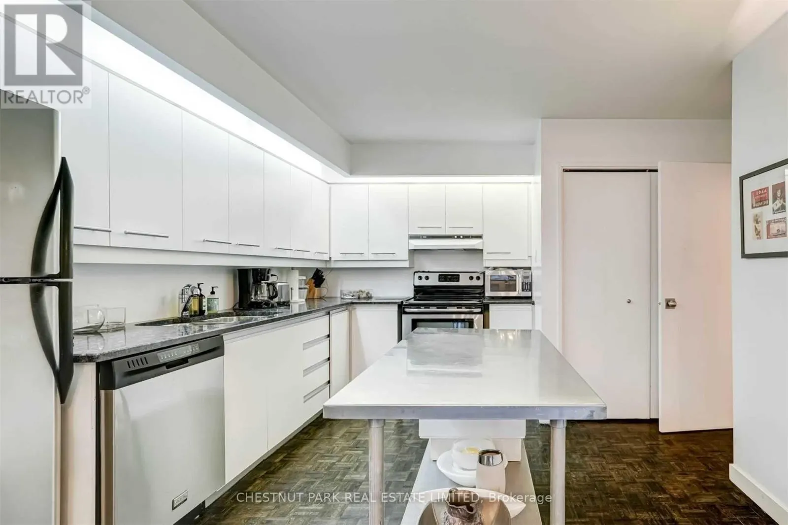 1206 - 110 BLOOR STREET W