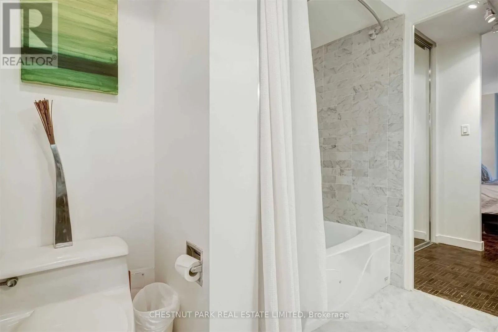 1206 - 110 BLOOR STREET W