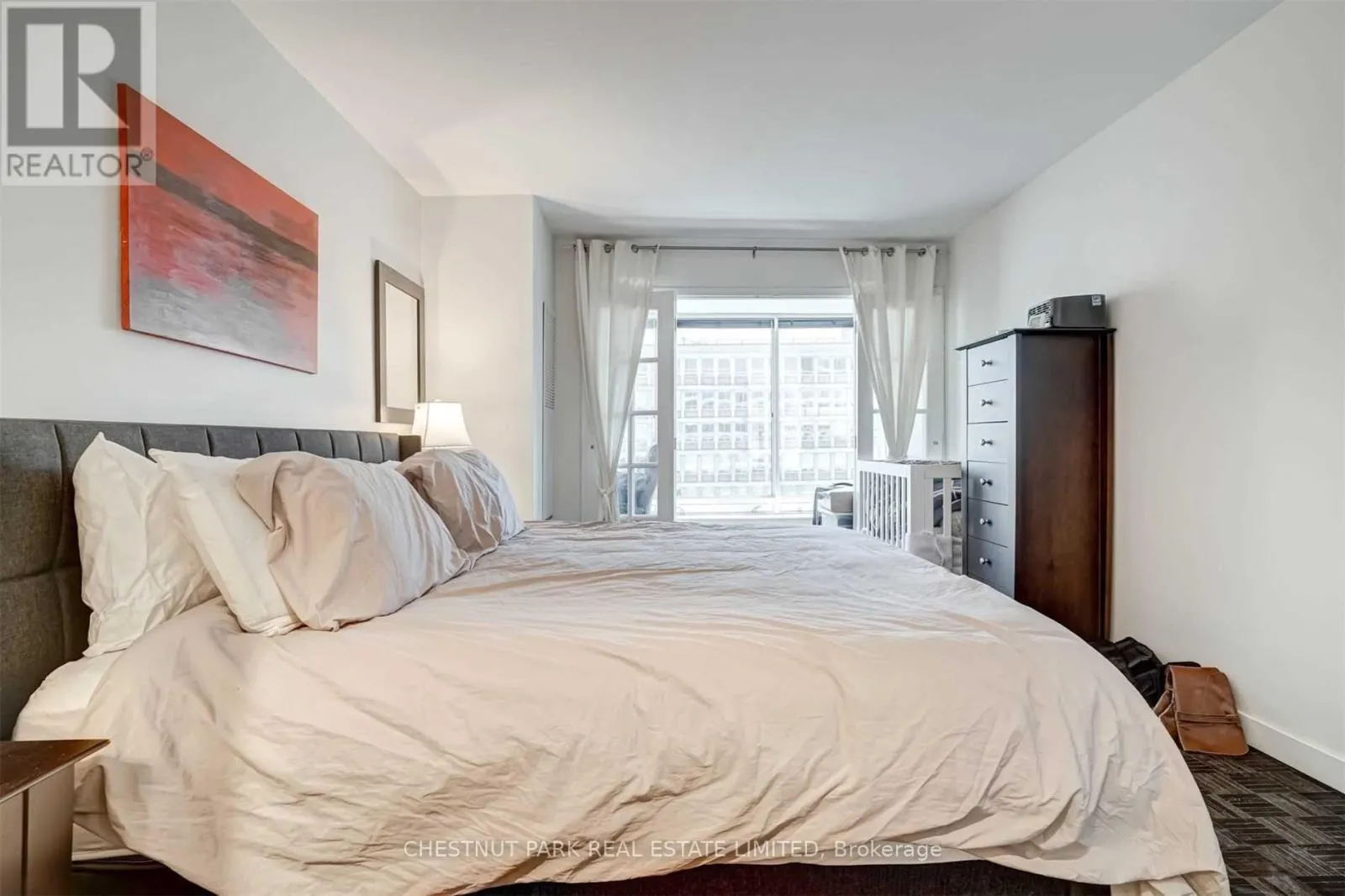 1206 - 110 BLOOR STREET W