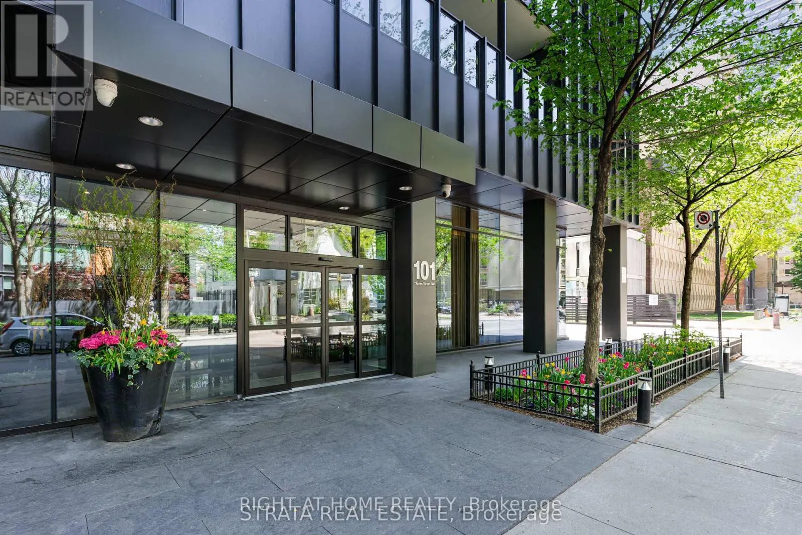 4608 - 101 CHARLES STREET E