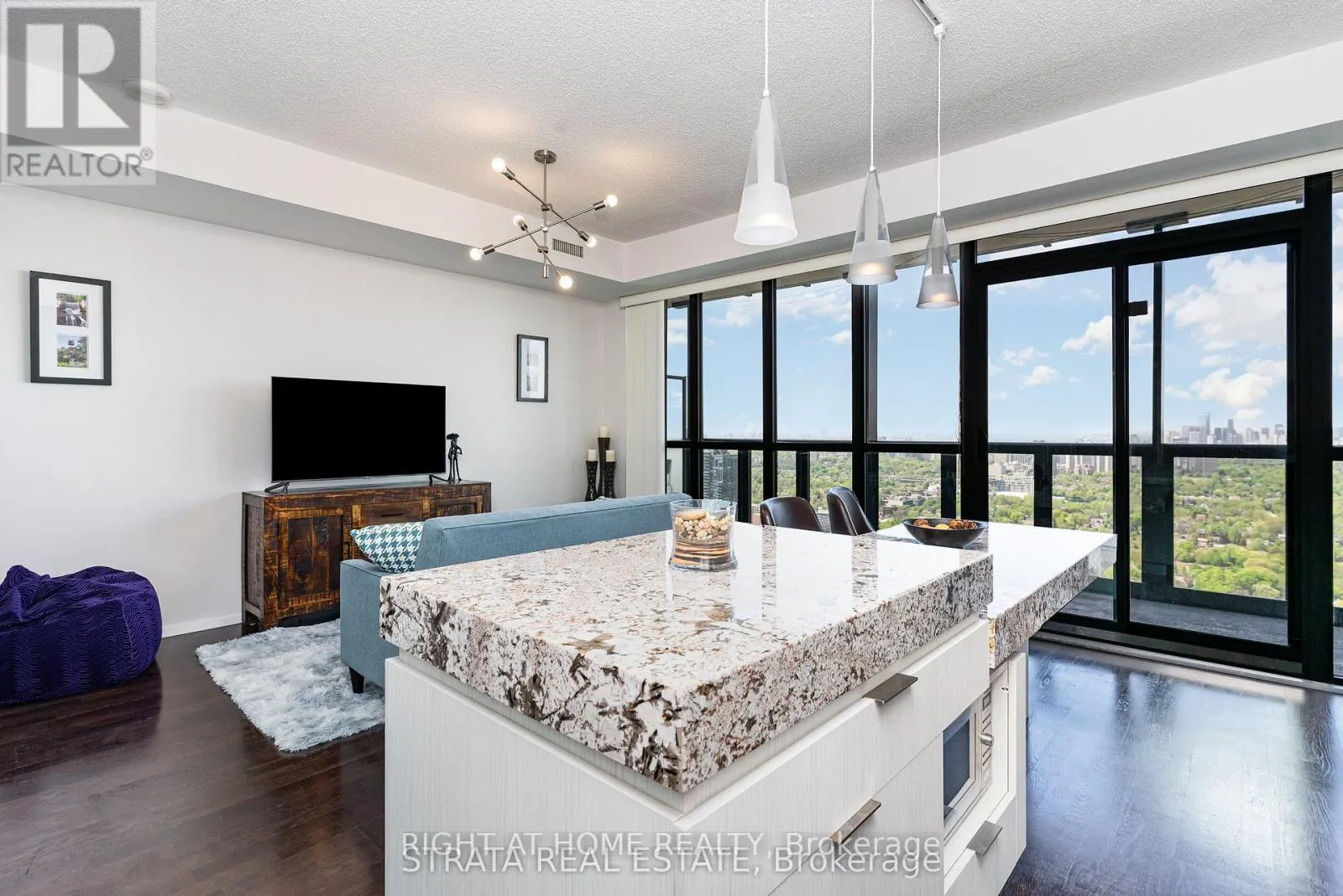 4608 - 101 CHARLES STREET E