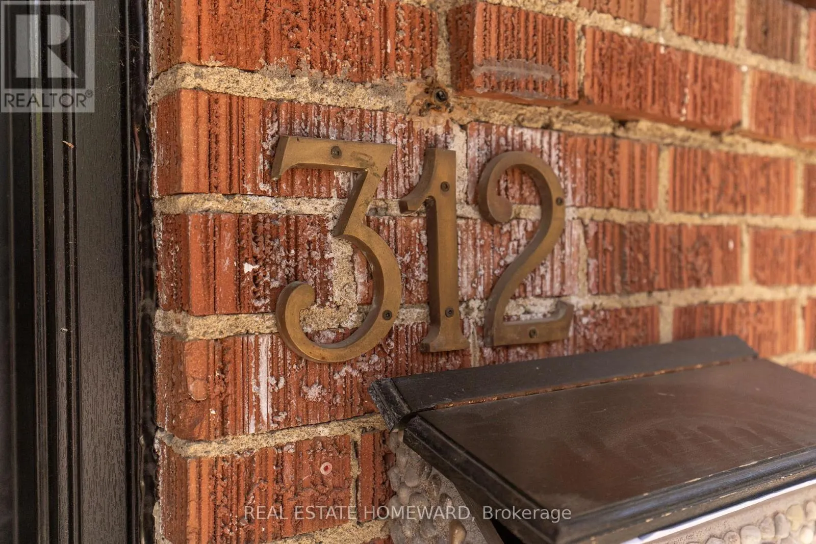 312 ROSEWELL AVENUE
