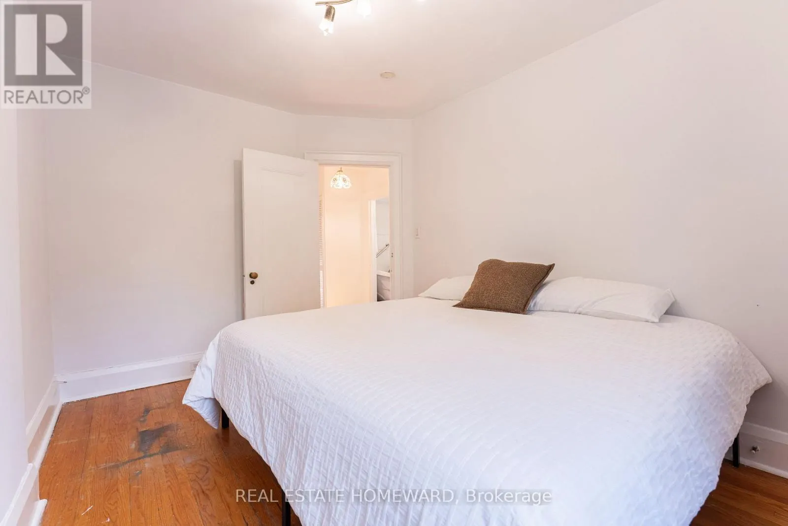 312 ROSEWELL AVENUE