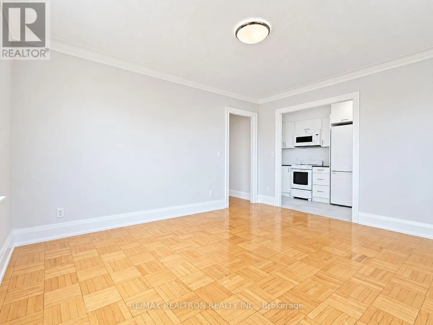 322 - 398 AVENUE ROAD
