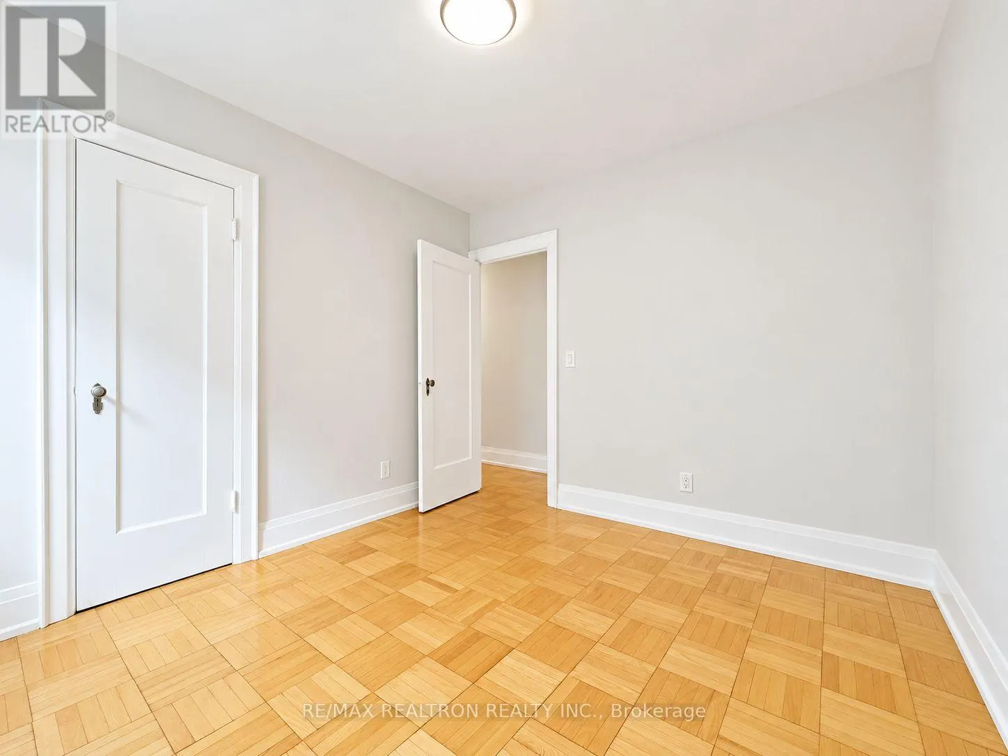 322 - 398 AVENUE ROAD
