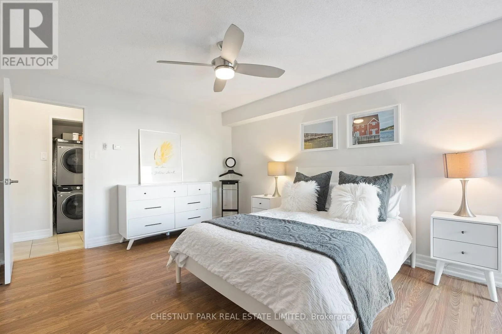 304 - 62 WELLESLEY STREET W