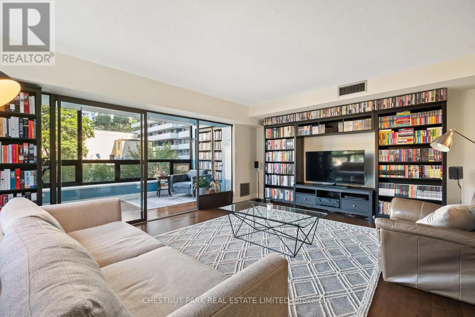 304 - 62 WELLESLEY STREET W