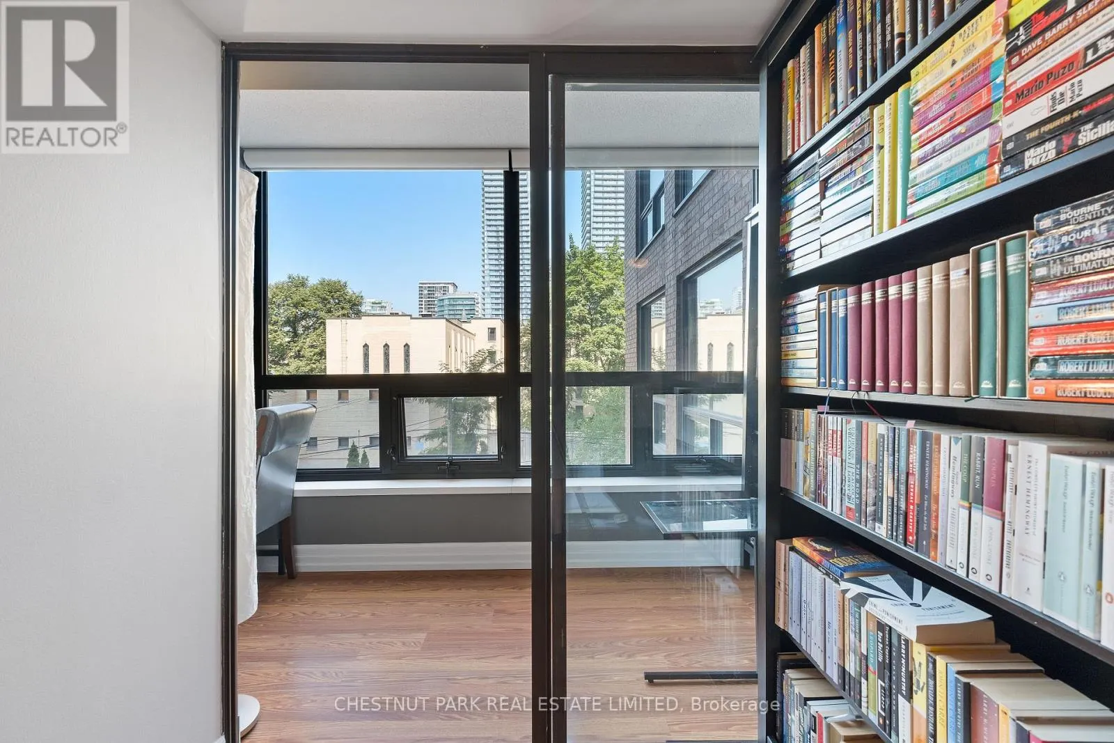 304 - 62 WELLESLEY STREET W