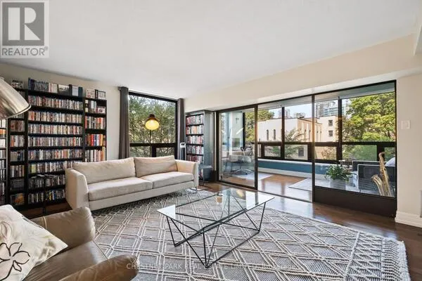 304 - 62 WELLESLEY STREET W