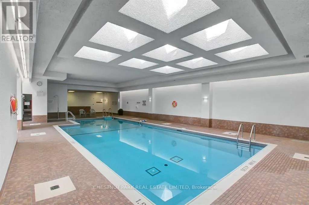 304 - 62 WELLESLEY STREET W