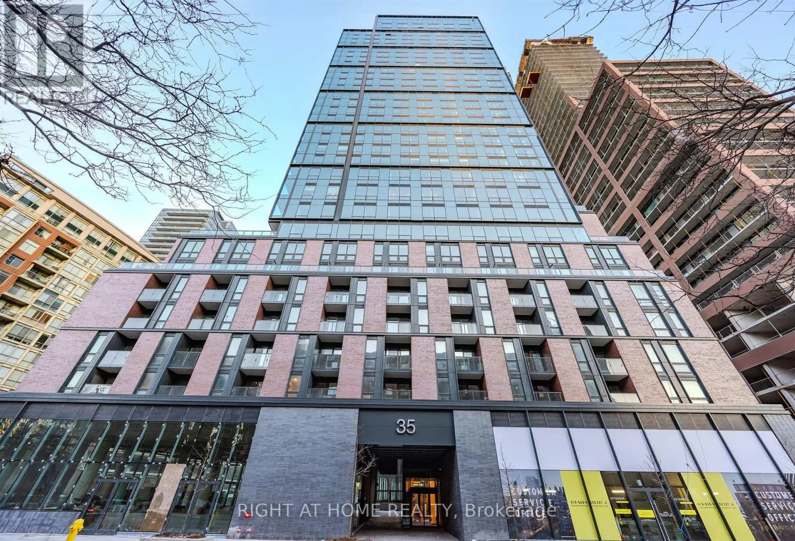 519 - 35 PARLIAMENT STREET