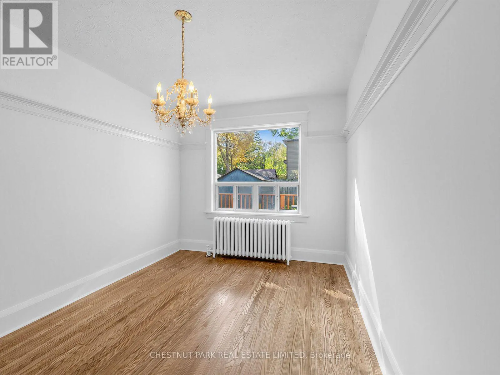 122 FORMAN AVENUE