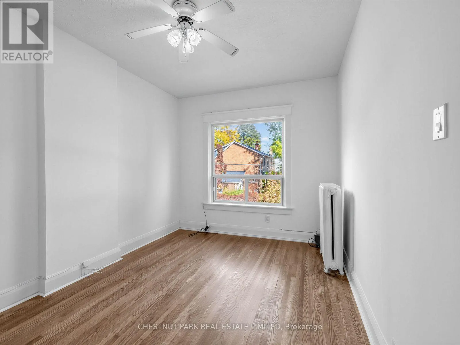 122 FORMAN AVENUE