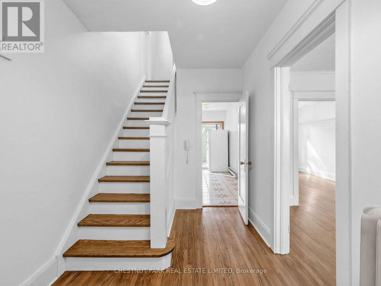 122 FORMAN AVENUE