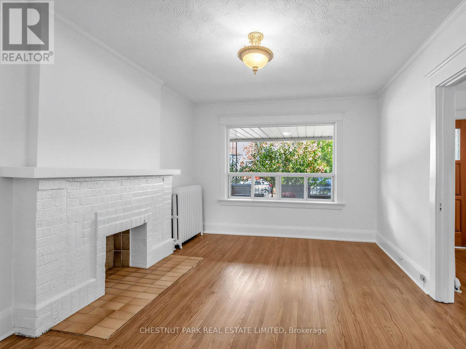 122 FORMAN AVENUE